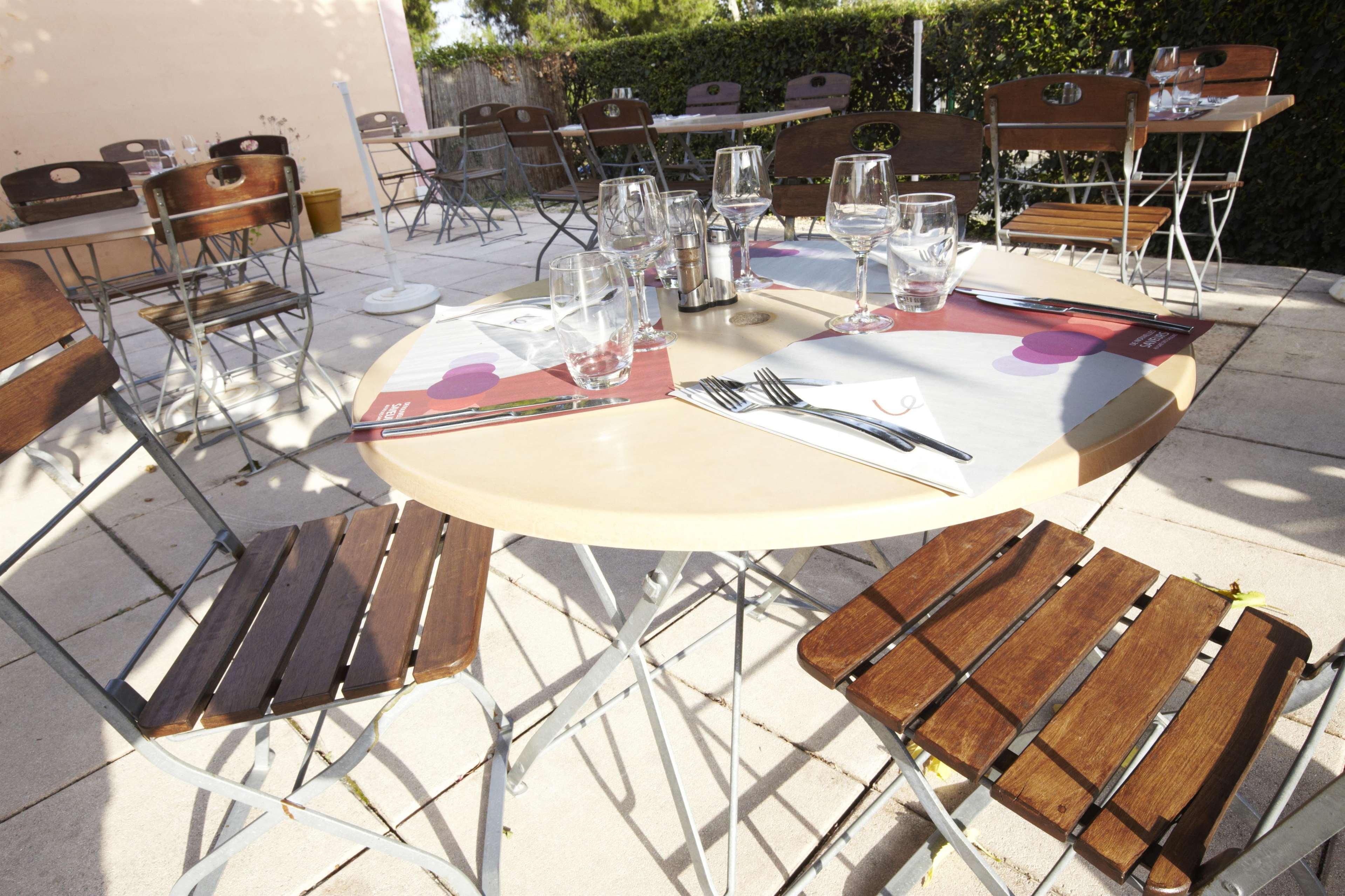 Hotel Campanile Manosque Exterior foto