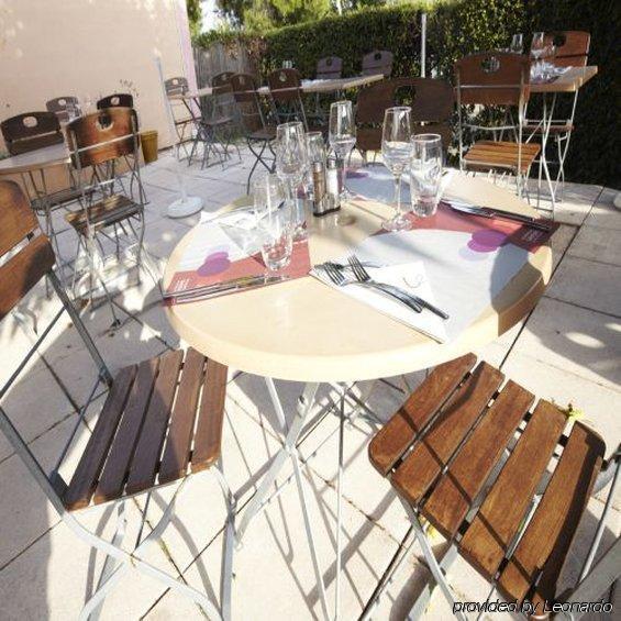 Hotel Campanile Manosque Exterior foto
